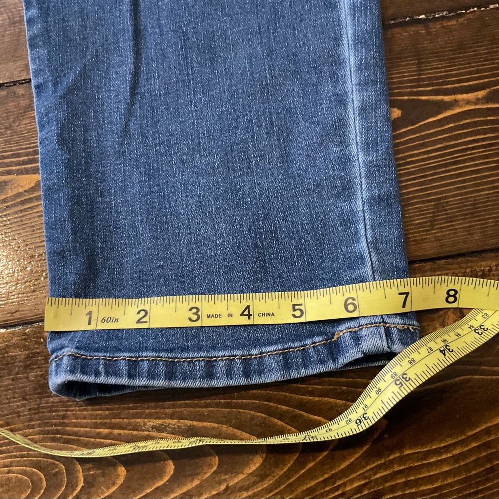 LIZ CLAIBORNE Curvy Fit Women's Blue Jeans - Picture 7 of 8